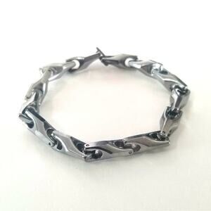 New‎ tungsten carbide bracelet. 8 inches